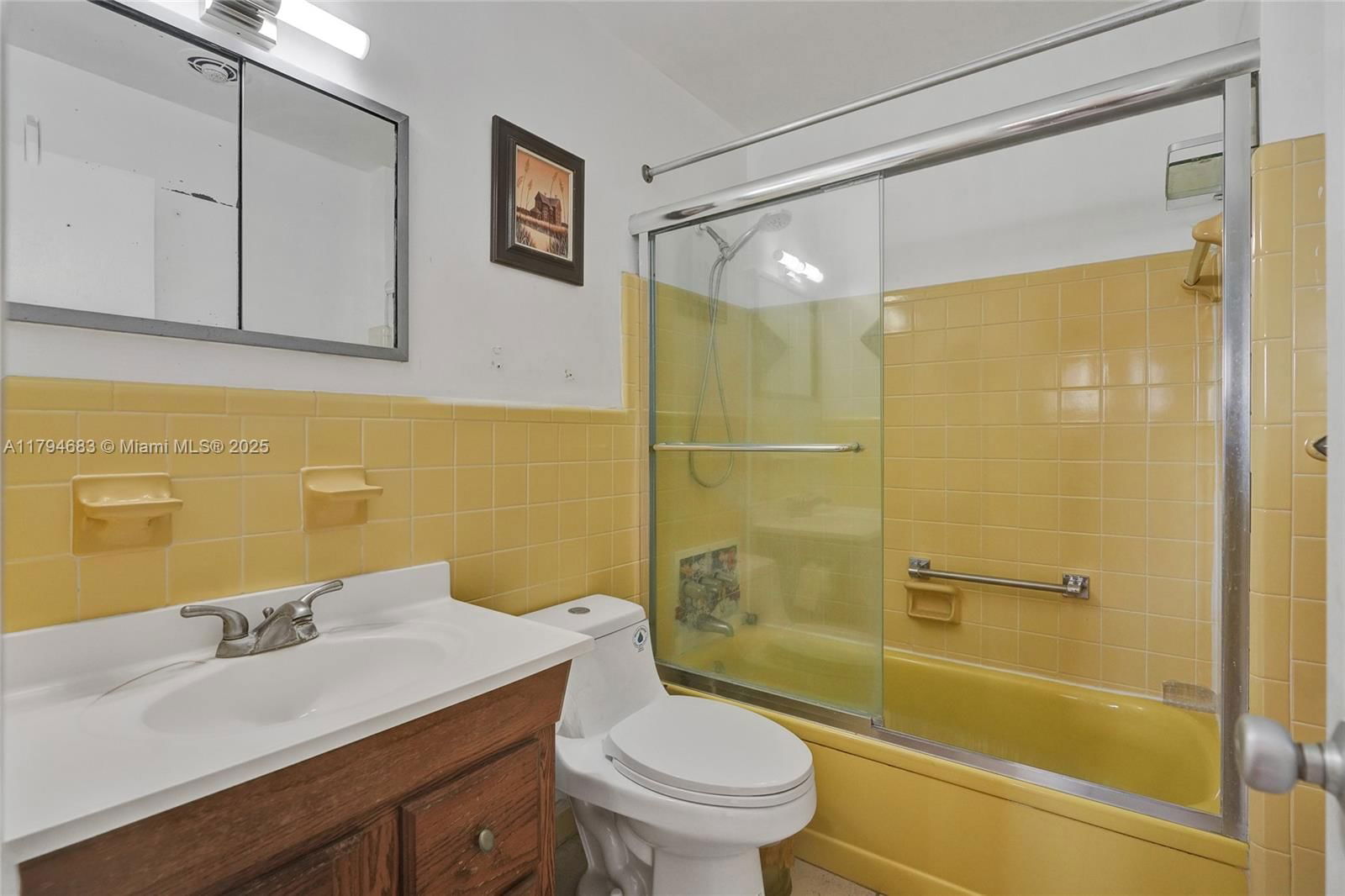 Real estate property located at 13105 Ixora Ct #319, Miami-dade, Keystone Arms Condo, North Miami, FL