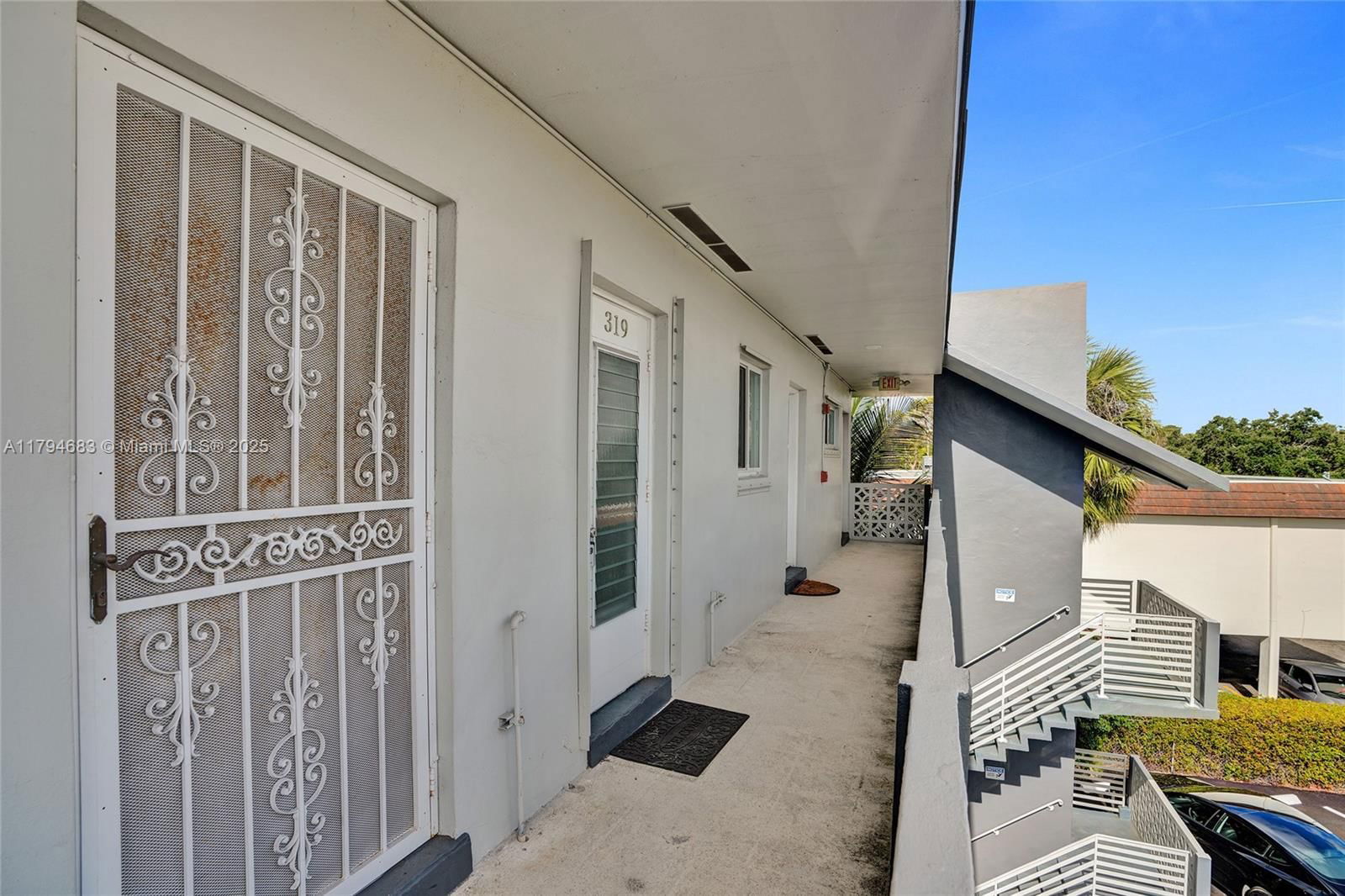 Real estate property located at 13105 Ixora Ct #319, Miami-dade, Keystone Arms Condo, North Miami, FL