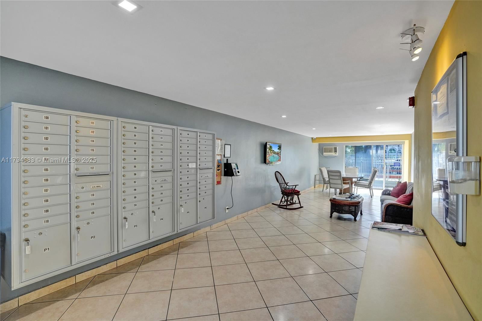 Real estate property located at 13105 Ixora Ct #319, Miami-dade, Keystone Arms Condo, North Miami, FL