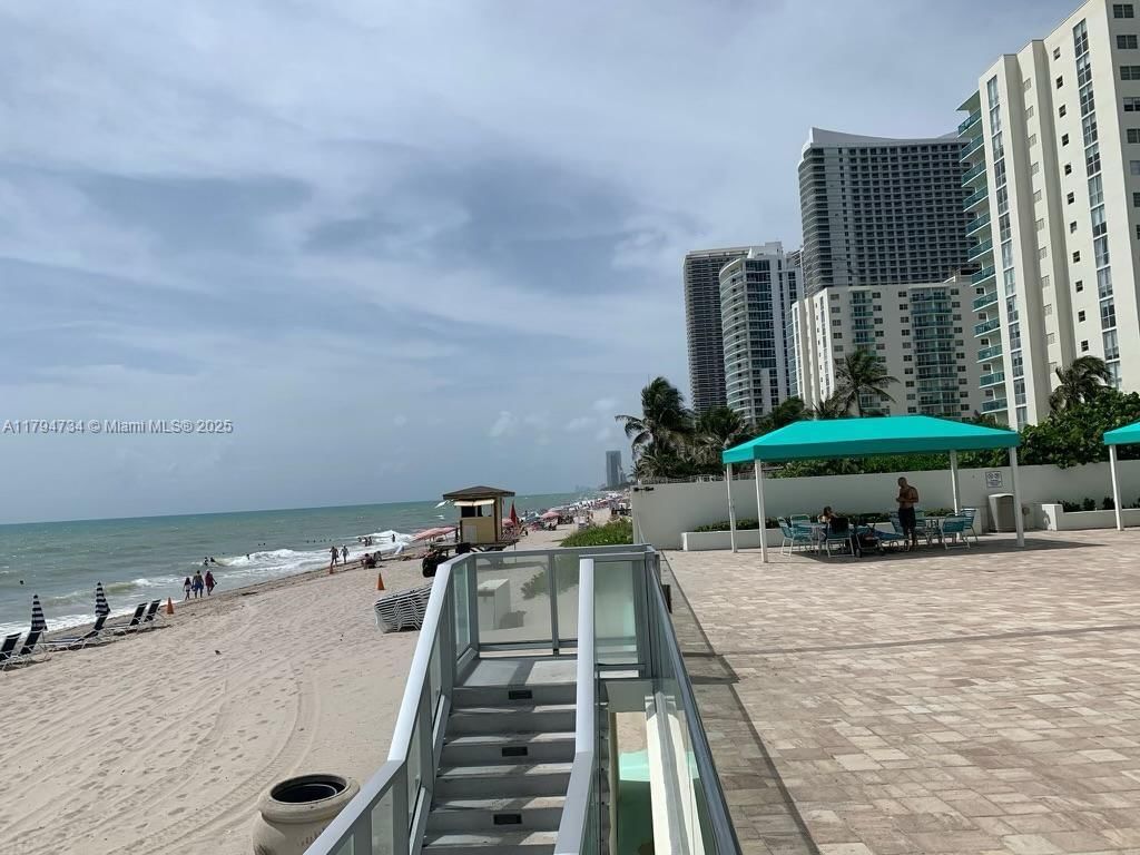 Real estate property located at 3725 Ocean Dr #311, Broward, Sea Air Towers Condo, Hollywood, FL