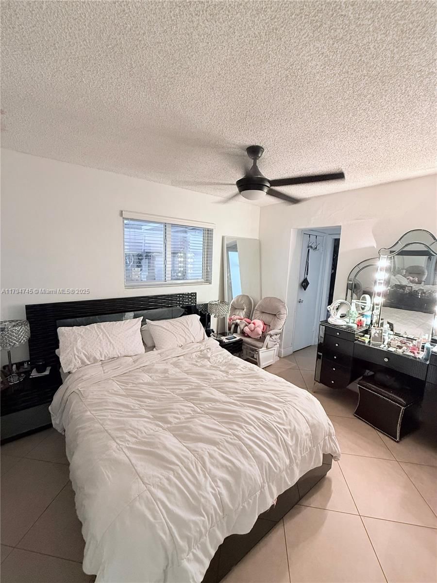 Real estate property located at 1360 4th Ln, Miami-dade, Manor Gardens, Hialeah, FL