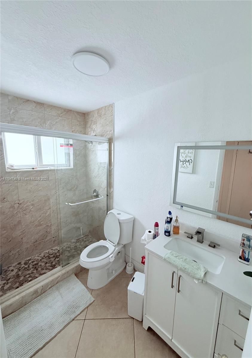 Real estate property located at 1360 4th Ln, Miami-dade, Manor Gardens, Hialeah, FL