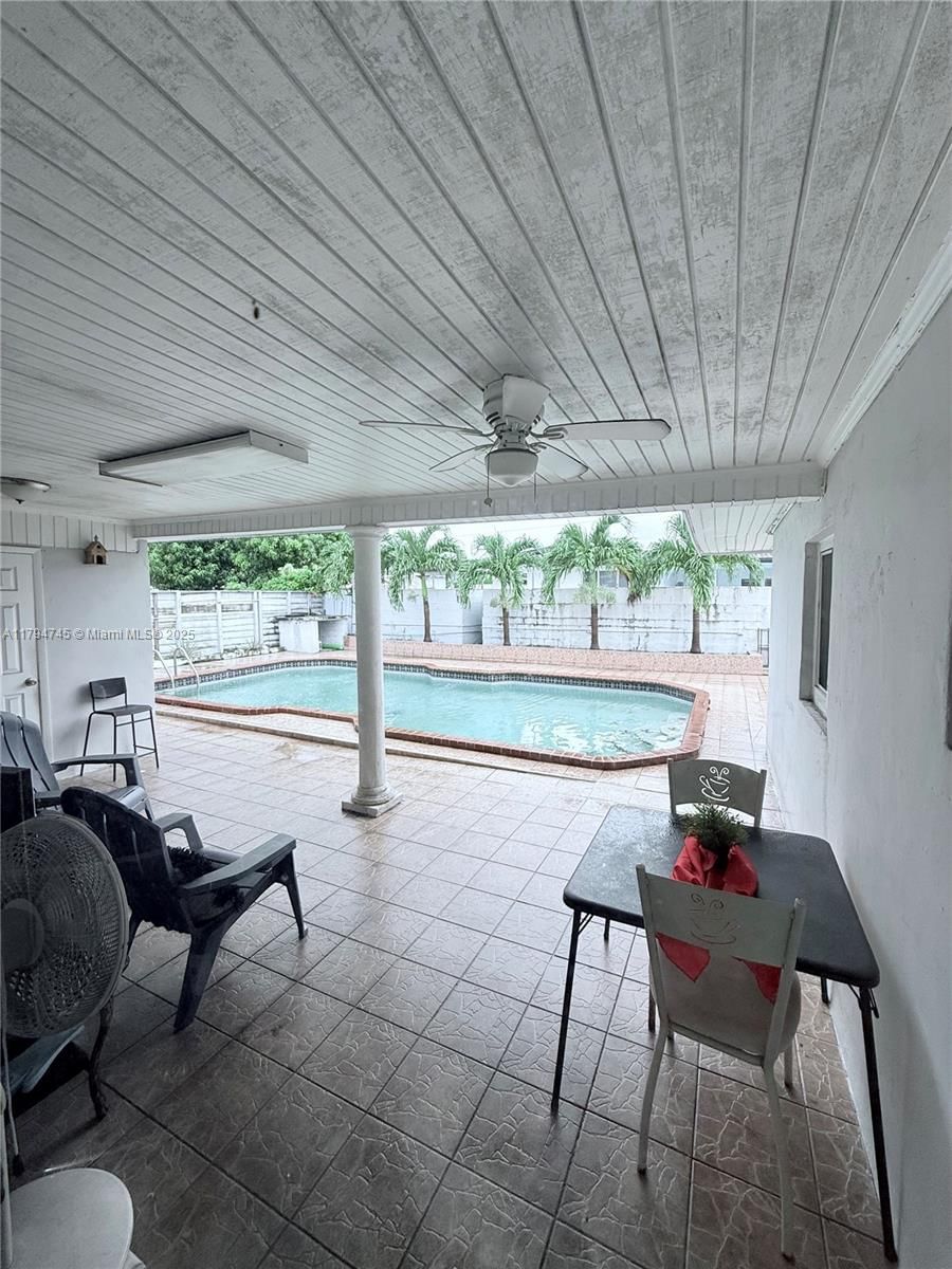 Real estate property located at 1360 4th Ln, Miami-dade, Manor Gardens, Hialeah, FL