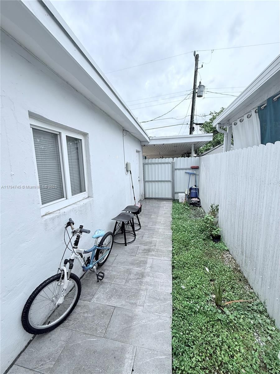 Real estate property located at 1360 4th Ln, Miami-dade, Manor Gardens, Hialeah, FL