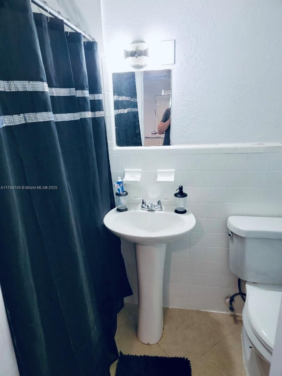 Real estate property located at 1360 4th Ln, Miami-dade, Manor Gardens, Hialeah, FL