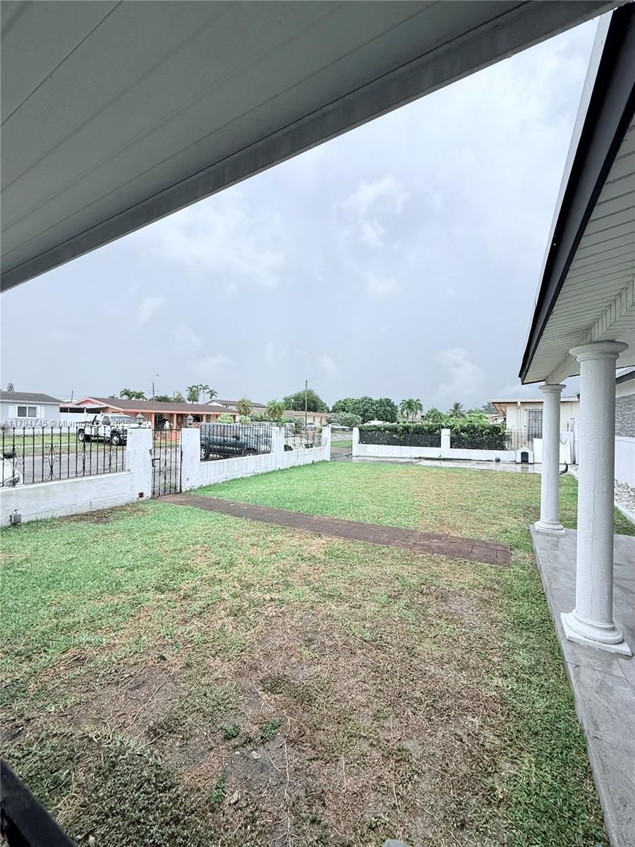 Real estate property located at 1360 4th Ln, Miami-dade, Manor Gardens, Hialeah, FL