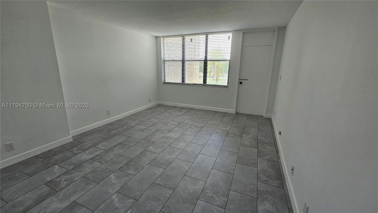 Real estate property located at 16300 Golf Club Rd #315, Broward, Country Club Apts At, Weston, FL