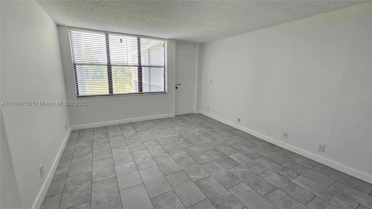 Real estate property located at 16300 Golf Club Rd #315, Broward, Country Club Apts At, Weston, FL