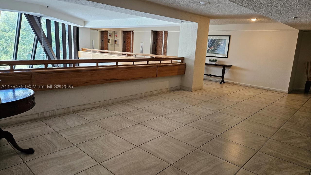 Real estate property located at 16300 Golf Club Rd #315, Broward, Country Club Apts At, Weston, FL