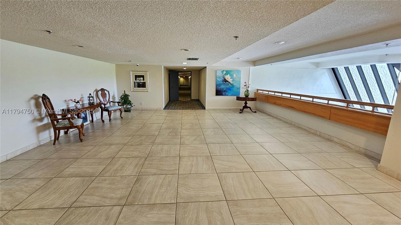 Real estate property located at 16300 Golf Club Rd #315, Broward, Country Club Apts At, Weston, FL