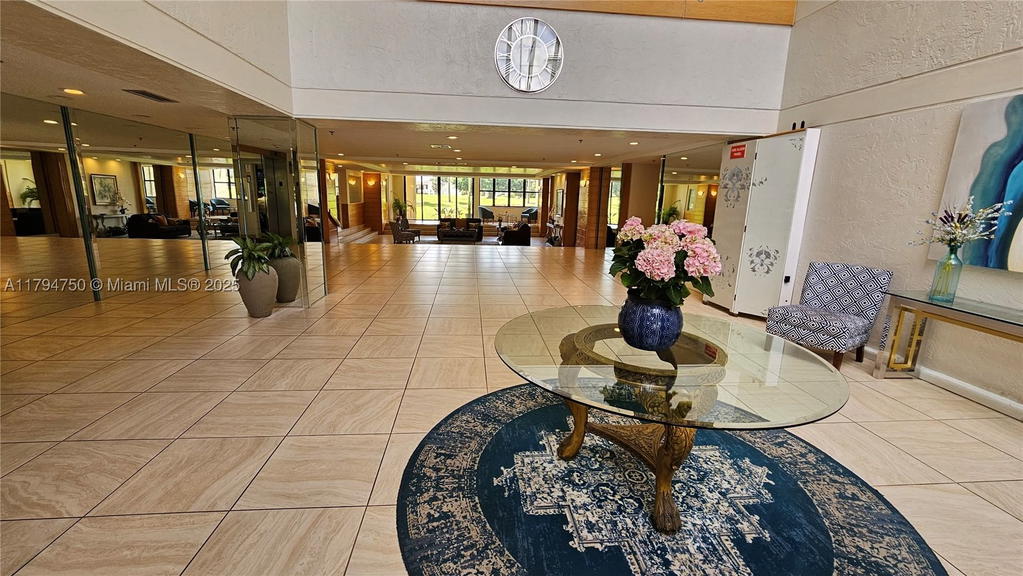 Real estate property located at 16300 Golf Club Rd #315, Broward, Country Club Apts At, Weston, FL