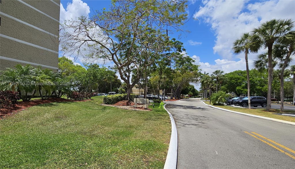 Real estate property located at 16300 Golf Club Rd #315, Broward, Country Club Apts At, Weston, FL