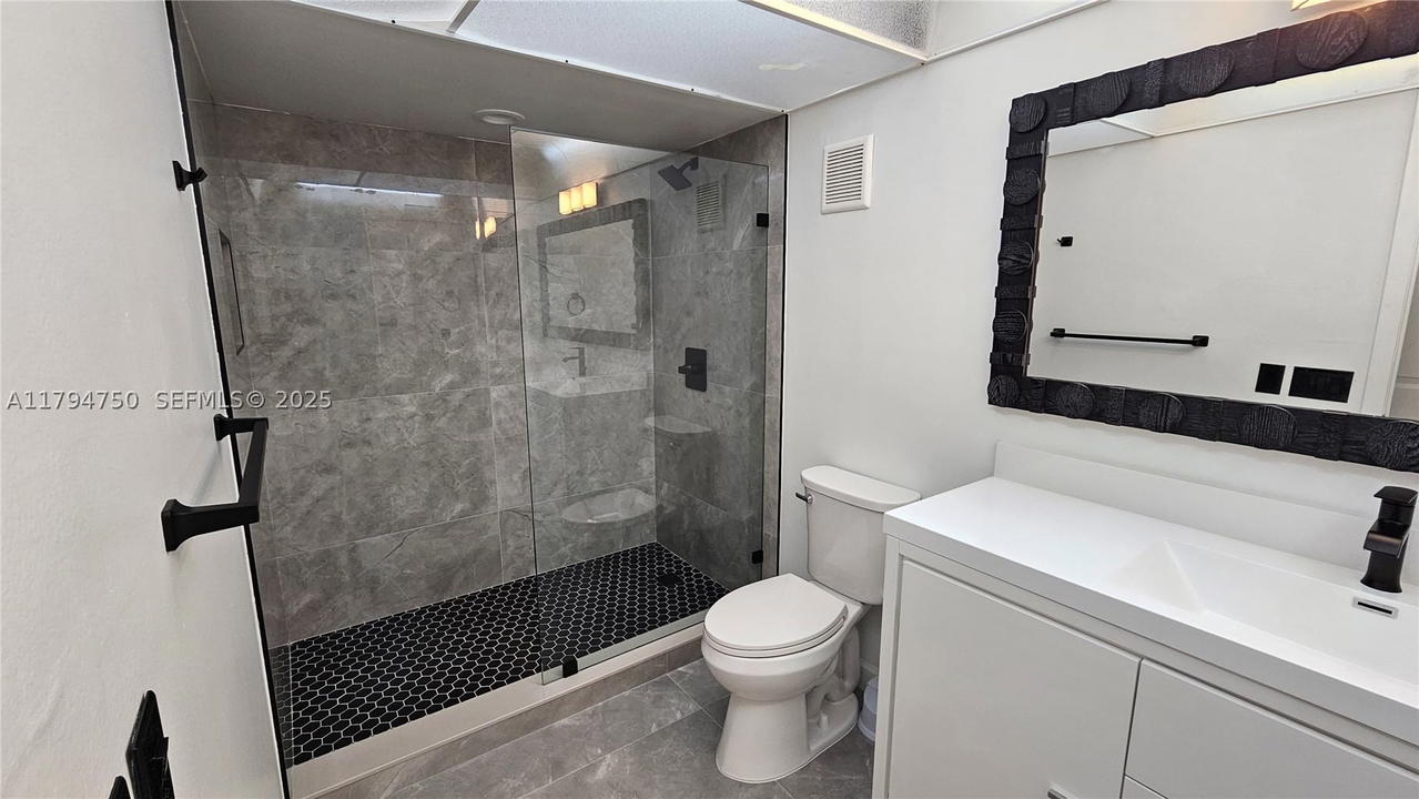 Real estate property located at 16300 Golf Club Rd #315, Broward, Country Club Apts At, Weston, FL