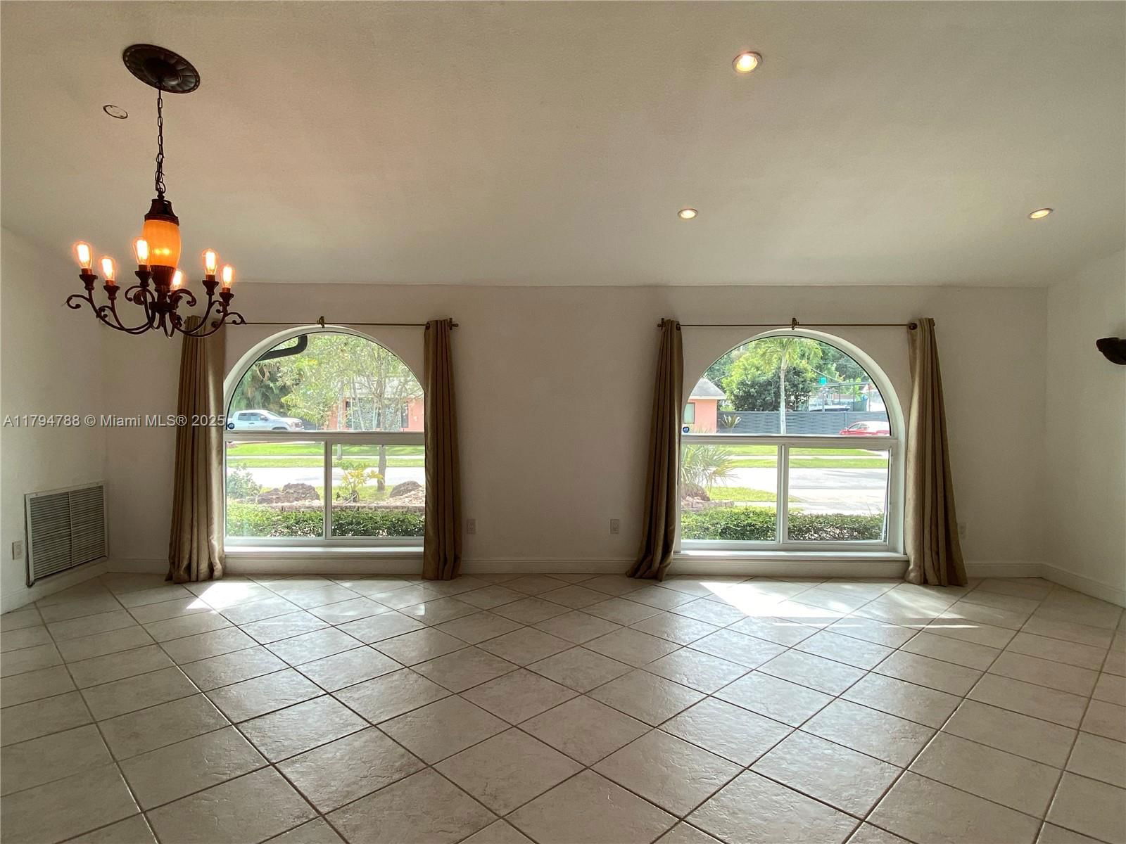 Real estate property located at 8701 191st St, Miami-dade, Whispering Pines Estates, Cutler Bay, FL