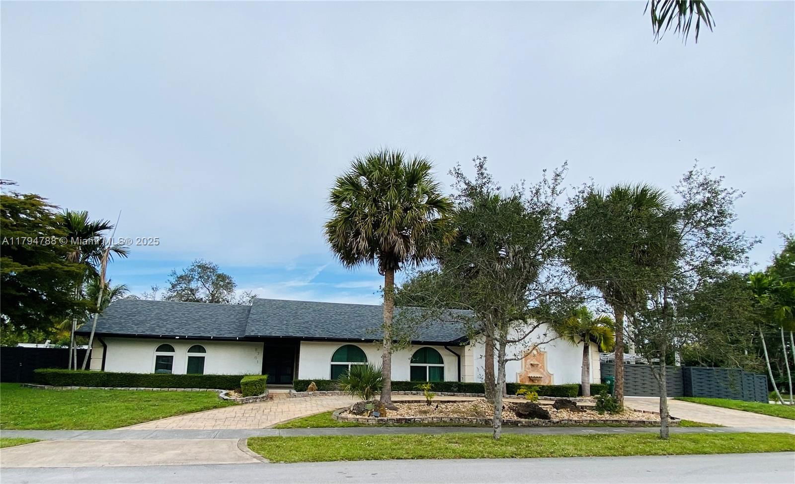 Real estate property located at 8701 191st St, Miami-dade, Whispering Pines Estates, Cutler Bay, FL