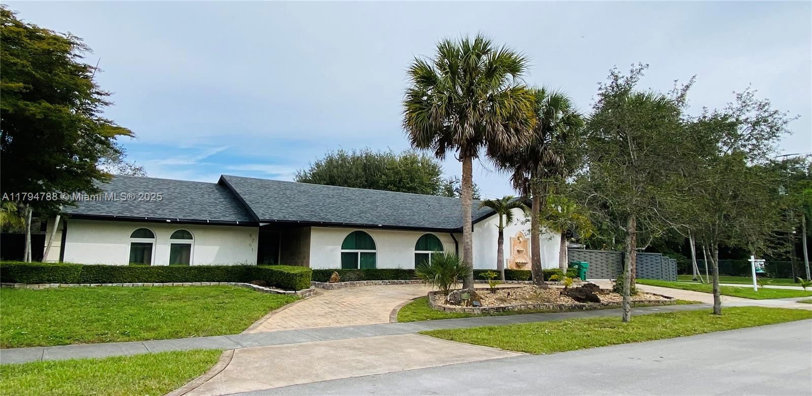 Real estate property located at 8701 191st St, Miami-dade, Whispering Pines Estates, Cutler Bay, FL