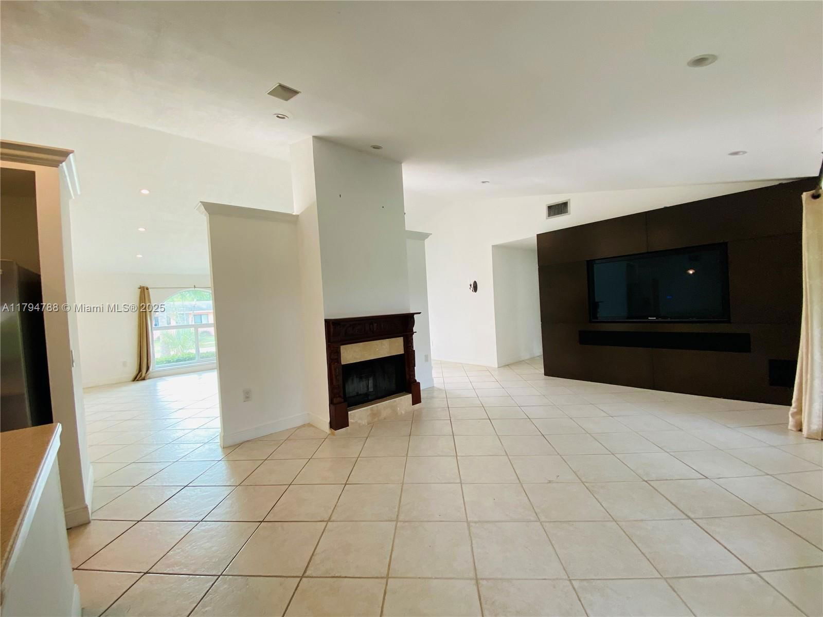 Real estate property located at 8701 191st St, Miami-dade, Whispering Pines Estates, Cutler Bay, FL