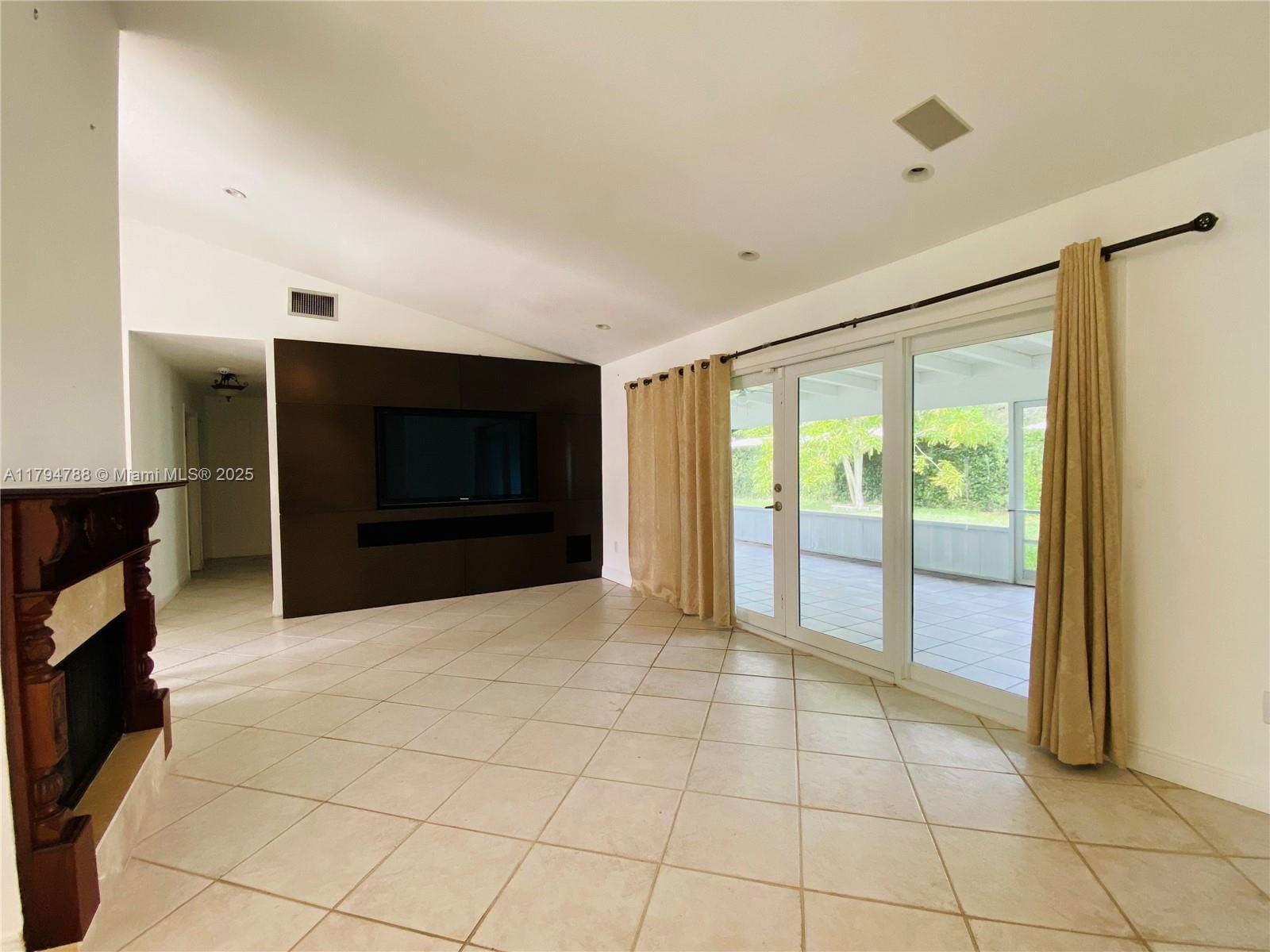 Real estate property located at 8701 191st St, Miami-dade, Whispering Pines Estates, Cutler Bay, FL