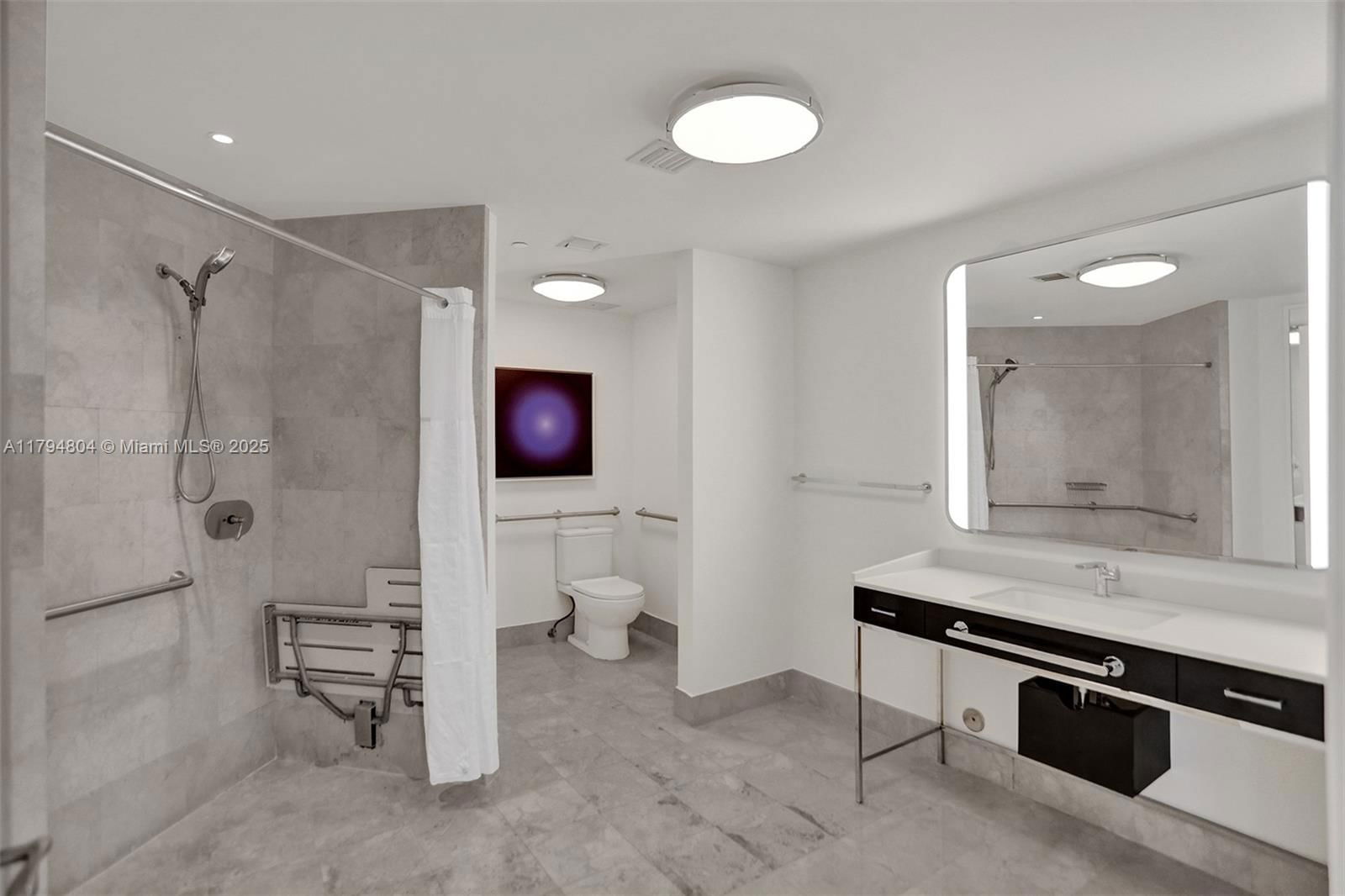 Real estate property located at 4401 Collins Ave #814, Miami-dade, Fontainebleau Ii Tresor, Miami Beach, FL