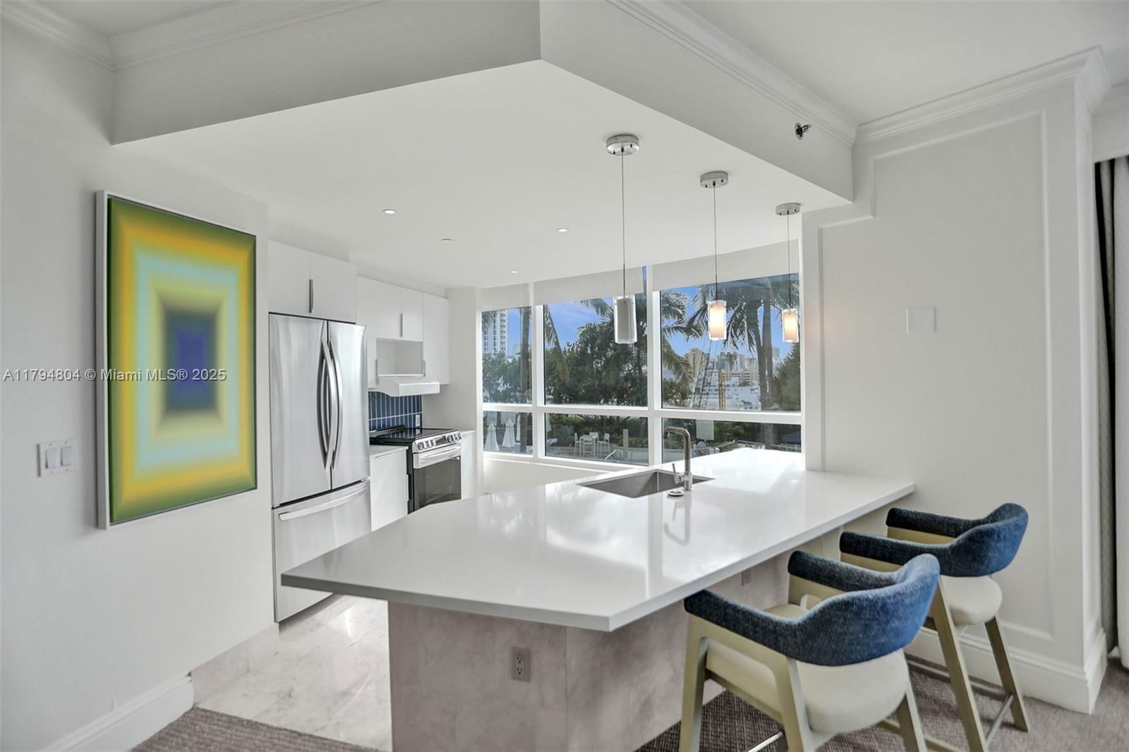 Real estate property located at 4401 Collins Ave #814, Miami-dade, Fontainebleau Ii Tresor, Miami Beach, FL