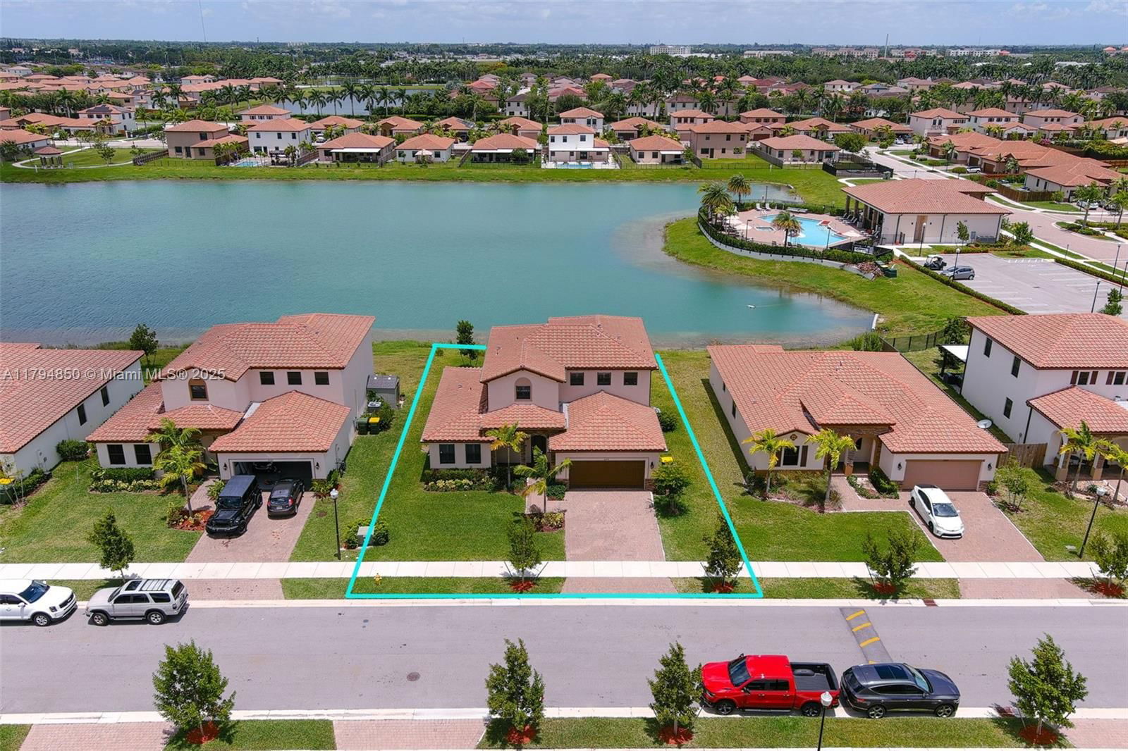 Real estate property located at 2575 2nd St, Miami-dade, Kingman Commons, Homestead, FL