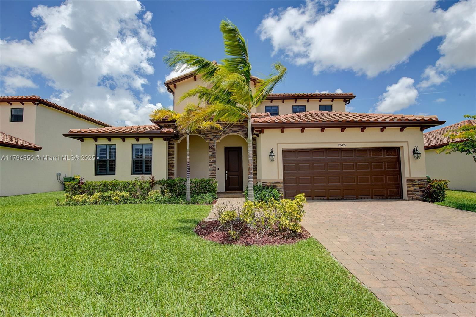 Real estate property located at 2575 2nd St, Miami-dade, Kingman Commons, Homestead, FL