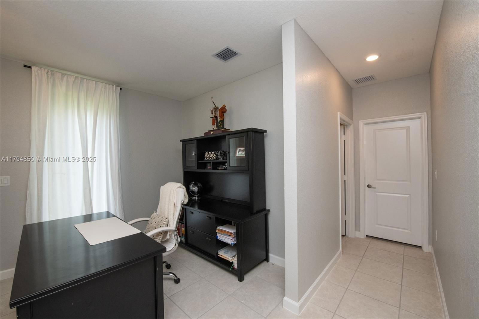 Real estate property located at 2575 2nd St, Miami-dade, Kingman Commons, Homestead, FL