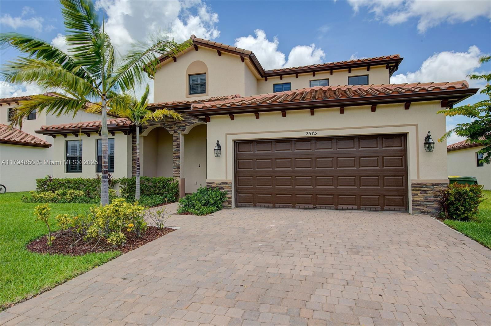 Real estate property located at 2575 2nd St, Miami-dade, Kingman Commons, Homestead, FL