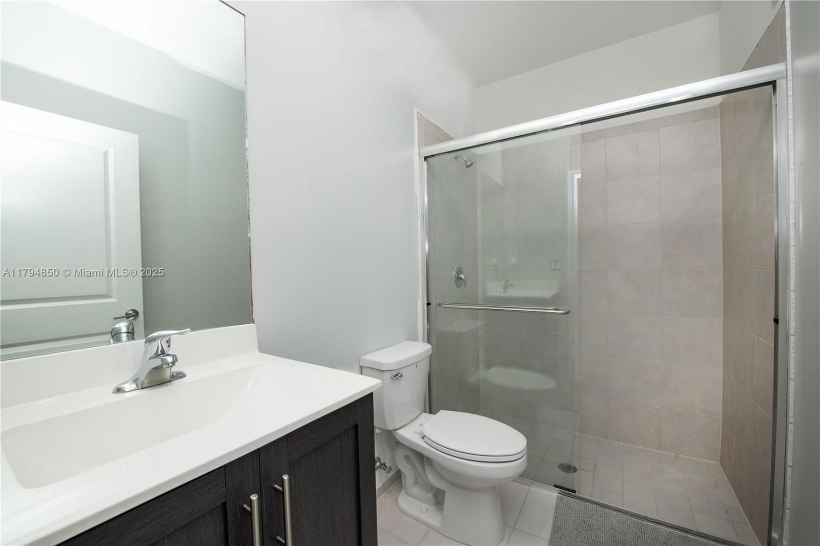 Real estate property located at 2575 2nd St, Miami-dade, Kingman Commons, Homestead, FL