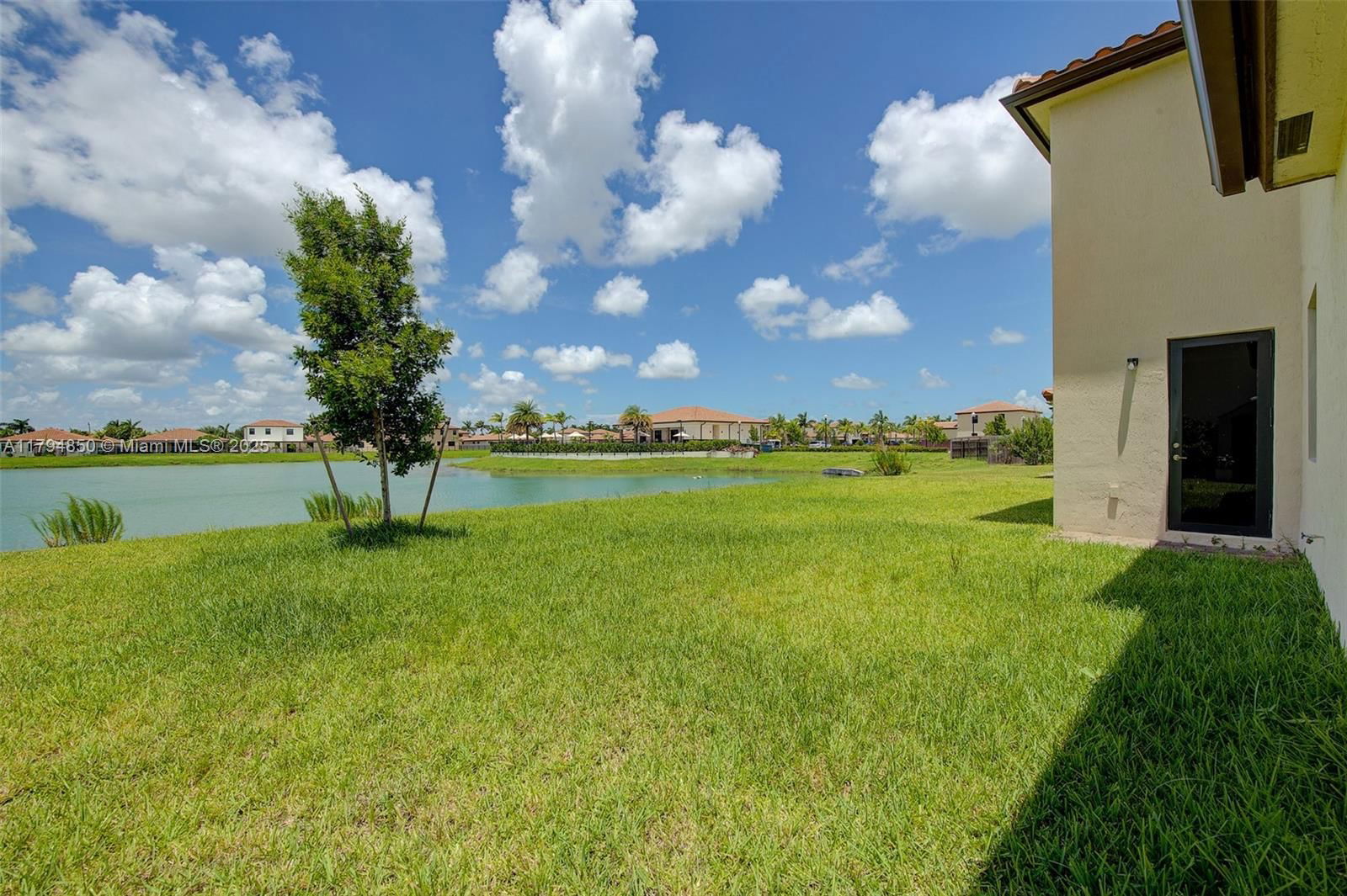 Real estate property located at 2575 2nd St, Miami-dade, Kingman Commons, Homestead, FL