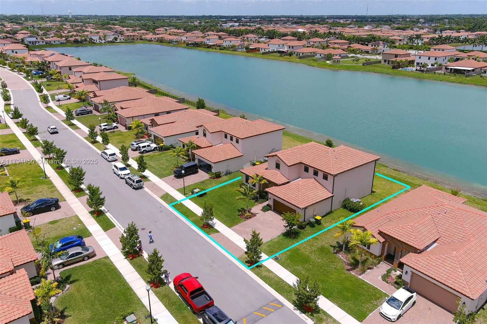 Real estate property located at 2575 2nd St, Miami-dade, Kingman Commons, Homestead, FL