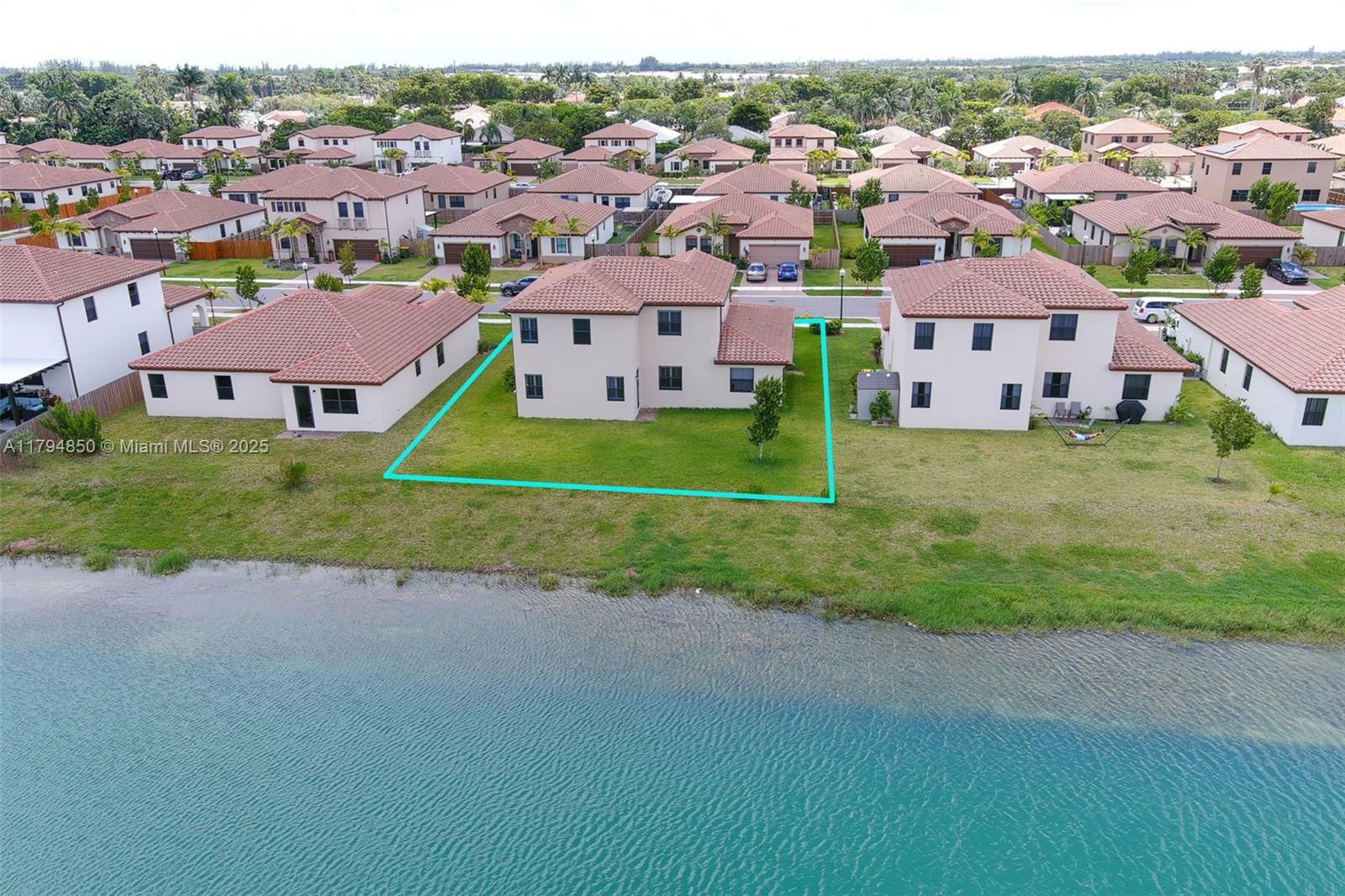 Real estate property located at 2575 2nd St, Miami-dade, Kingman Commons, Homestead, FL