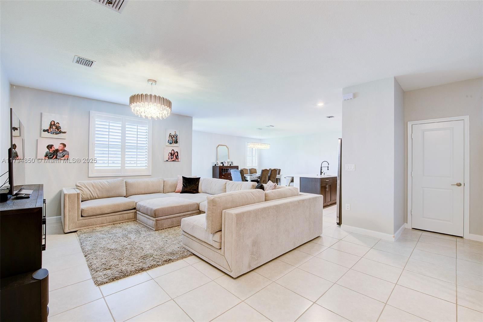Real estate property located at 2575 2nd St, Miami-dade, Kingman Commons, Homestead, FL