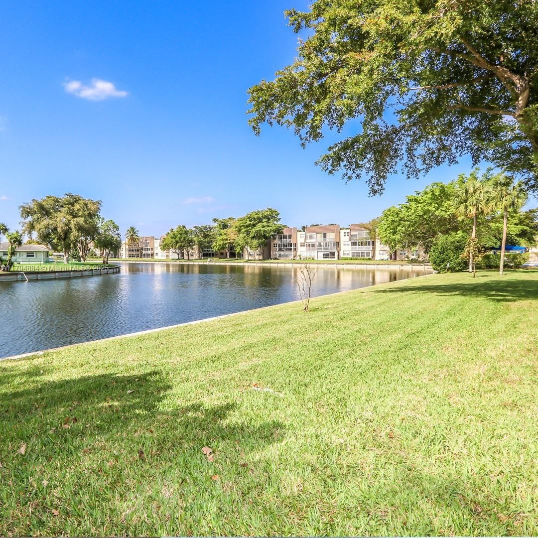 Real estate property located at 9150 Lime Bay Blvd #201, Broward, Lime Bay Condominium 6, Tamarac, FL