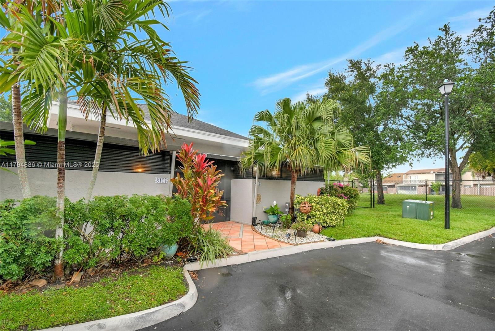 Real estate property located at 8113 22nd Ct #150, Broward, Arrowhead Country Club Vi, Davie, FL