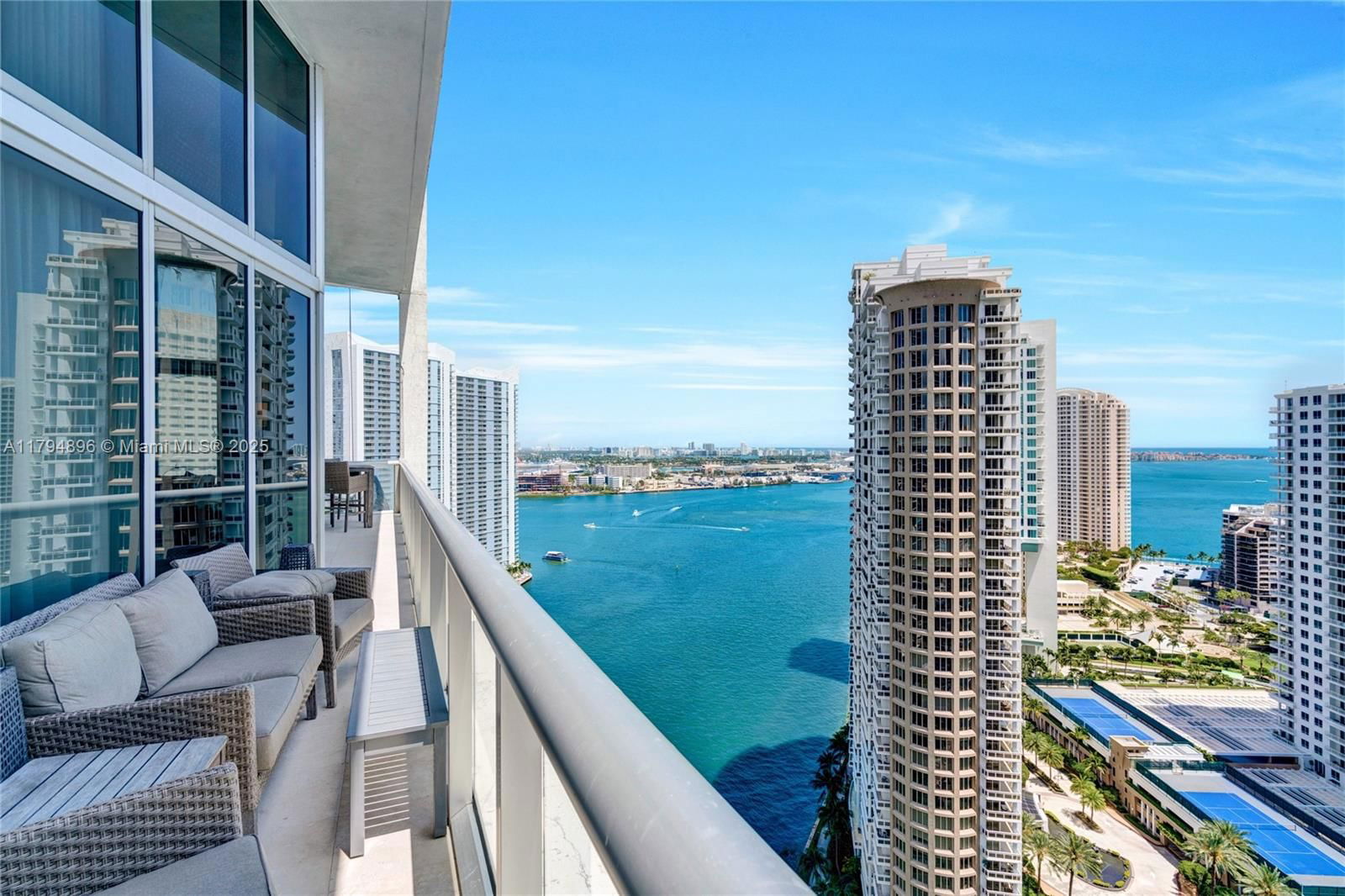 Real estate property located at 465 Brickell Ave #2801, Miami-dade, Iconbrickell Condo No 1, Miami, FL