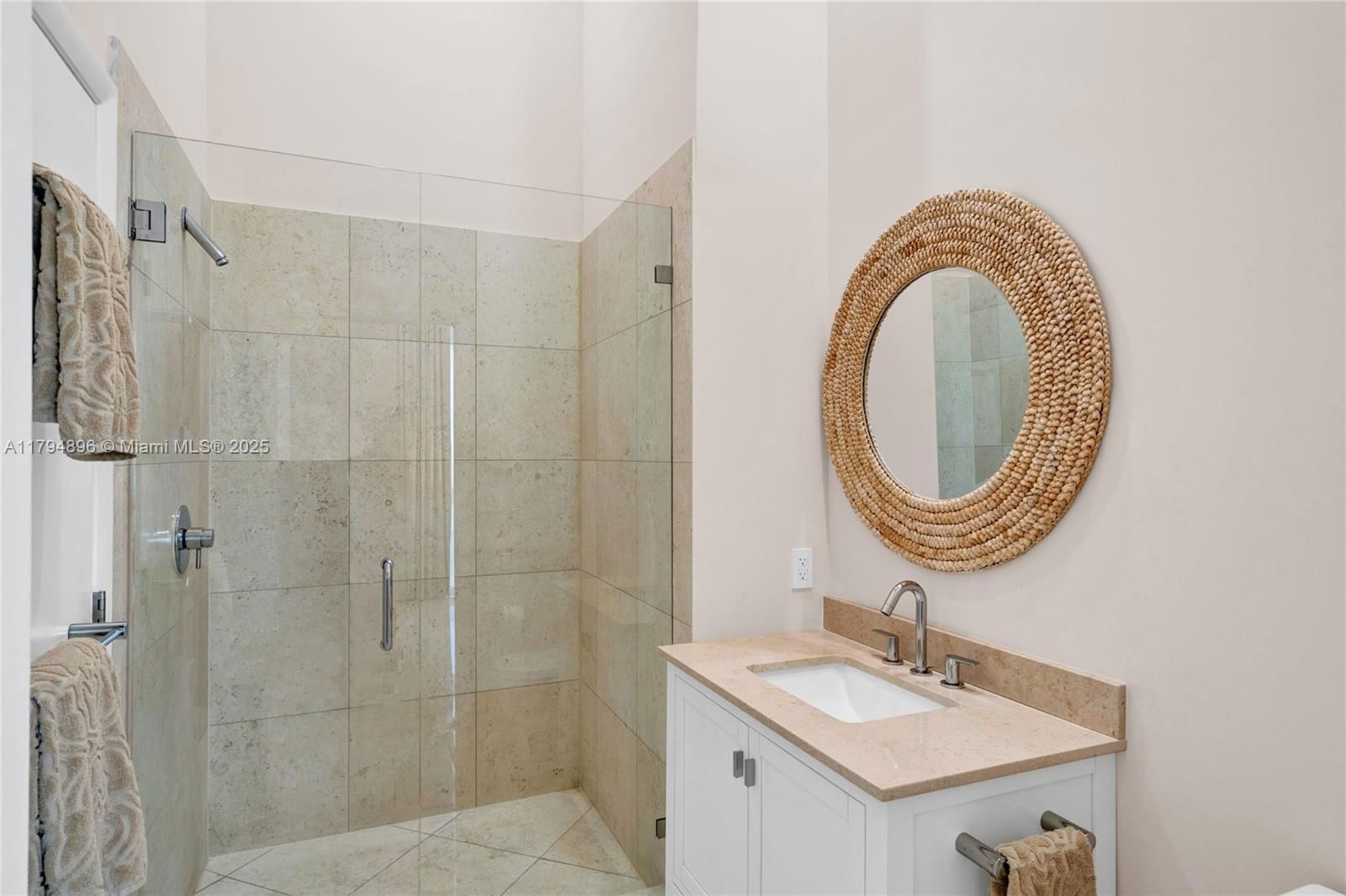 Real estate property located at 465 Brickell Ave #2801, Miami-dade, Iconbrickell Condo No 1, Miami, FL