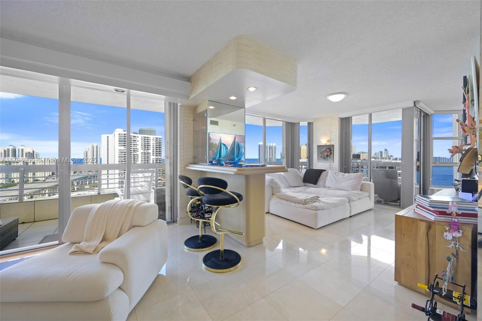 Real estate property located at 3500 Mystic Pointe Drive #2108, Miami-dade, Mystic Pointe Tower 400 C, Aventura, FL
