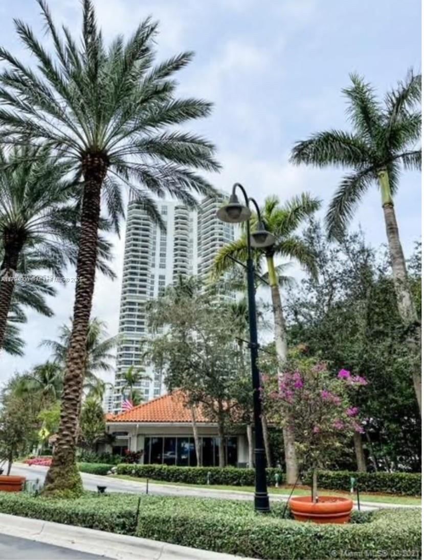Real estate property located at 3500 Mystic Pointe Drive #2108, Miami-dade, Mystic Pointe Tower 400 C, Aventura, FL