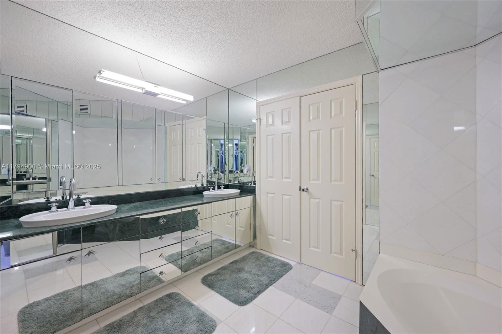 Real estate property located at 3500 Mystic Pointe Drive #2108, Miami-dade, Mystic Pointe Tower 400 C, Aventura, FL