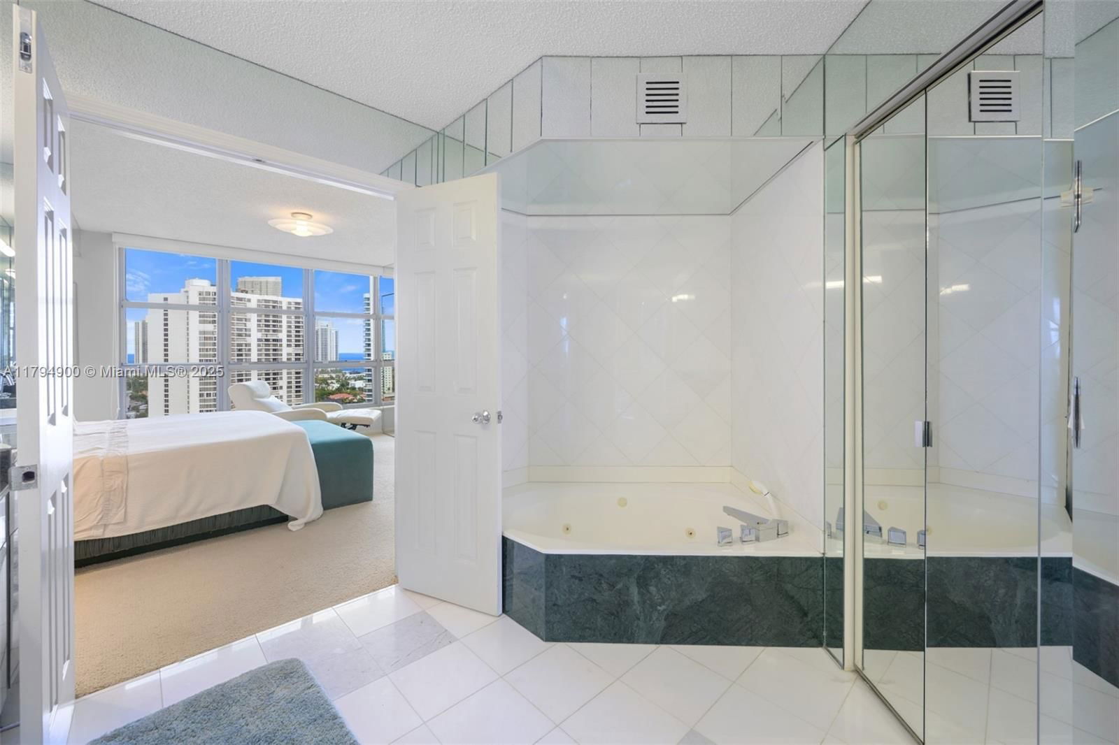 Real estate property located at 3500 Mystic Pointe Drive #2108, Miami-dade, Mystic Pointe Tower 400 C, Aventura, FL