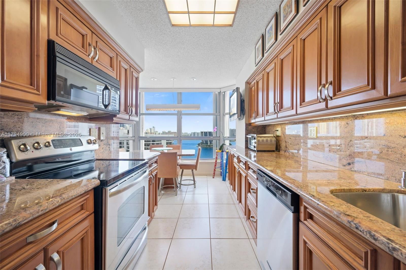 Real estate property located at 3500 Mystic Pointe Drive #2108, Miami-dade, Mystic Pointe Tower 400 C, Aventura, FL