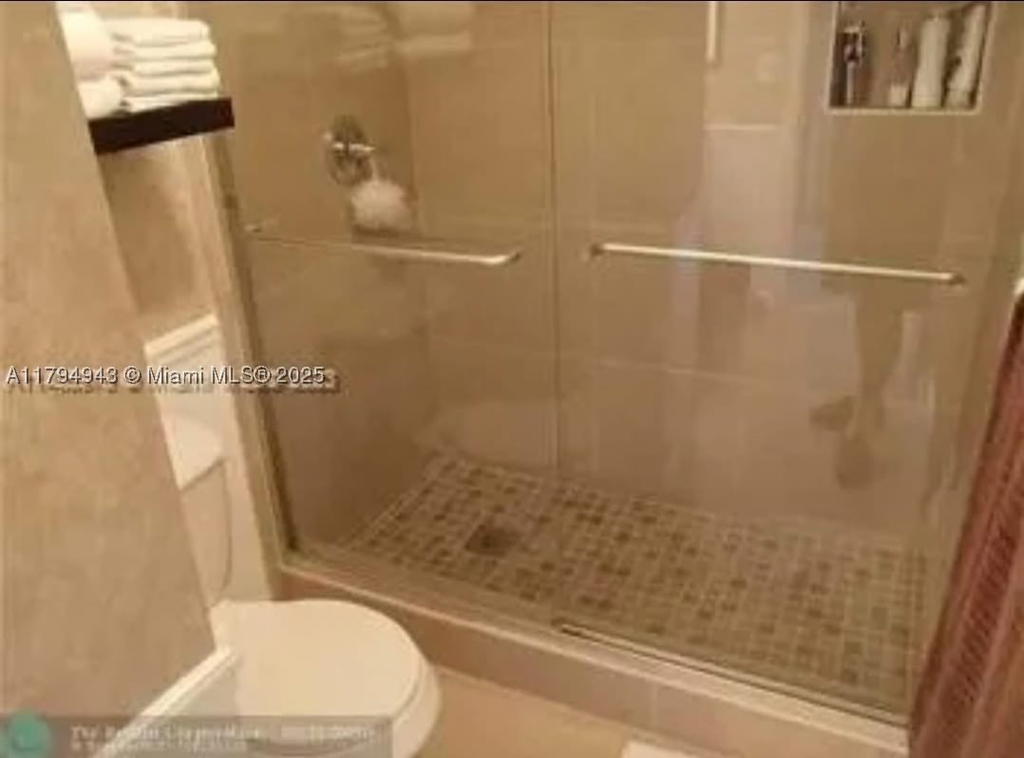 Real estate property located at 4400 Hillcrest Dr #215-B, Broward, Hillcrest N0 21 Condo, Hollywood, FL