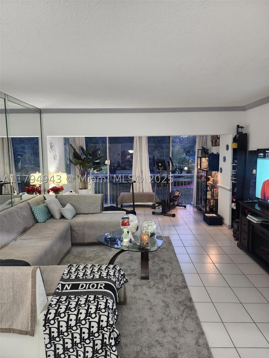 Real estate property located at 4400 Hillcrest Dr #215-B, Broward, Hillcrest N0 21 Condo, Hollywood, FL