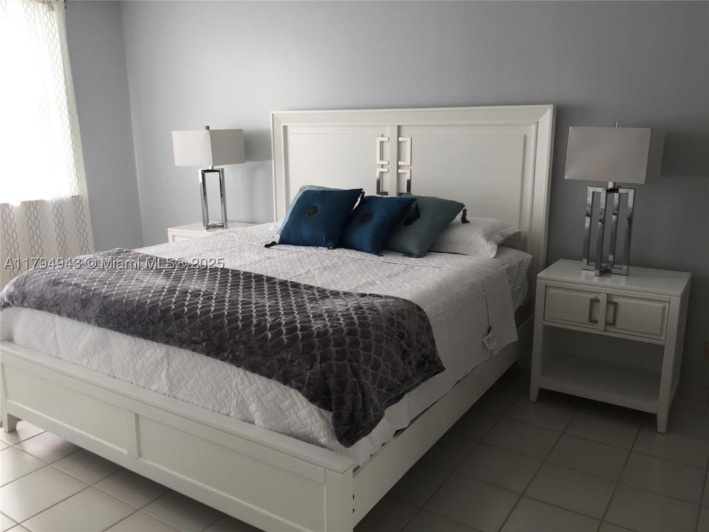 Real estate property located at 4400 Hillcrest Dr #215-B, Broward, Hillcrest N0 21 Condo, Hollywood, FL