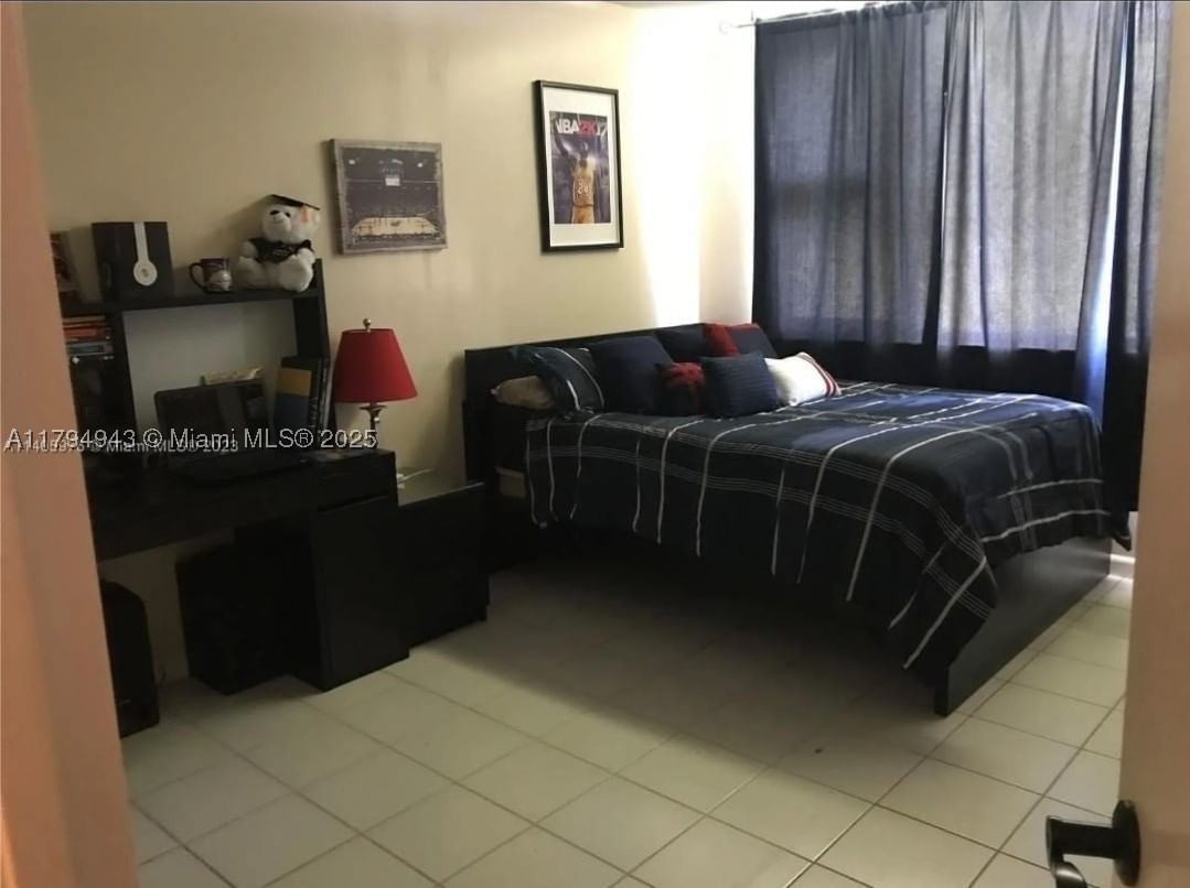 Real estate property located at 4400 Hillcrest Dr #215-B, Broward, Hillcrest N0 21 Condo, Hollywood, FL