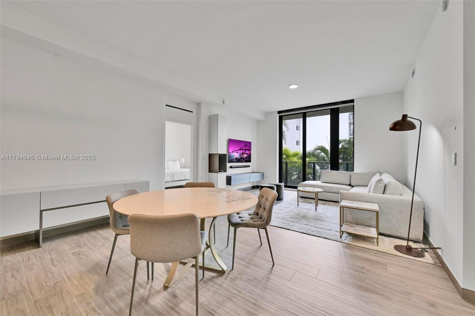 Real estate property located at 3581 Glencoe St #207, Miami-dade, Brickells Flagler, Miami, FL