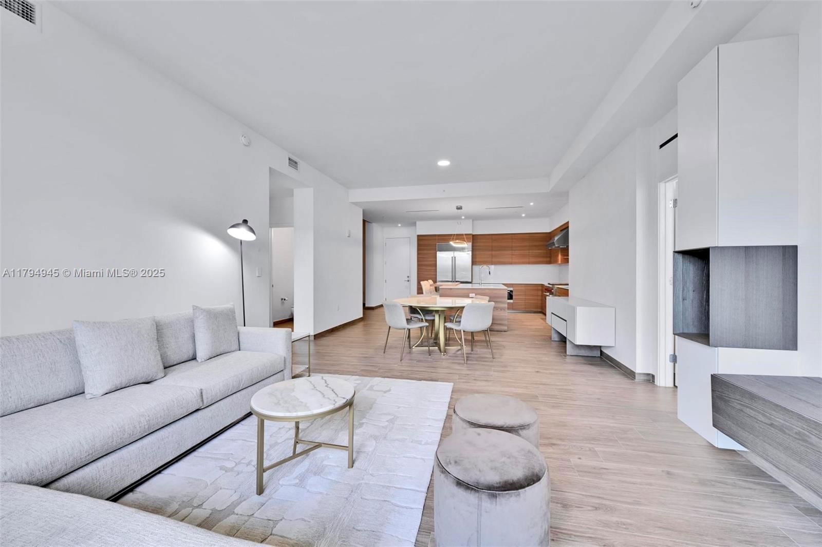Real estate property located at 3581 Glencoe St #207, Miami-dade, Brickells Flagler, Miami, FL