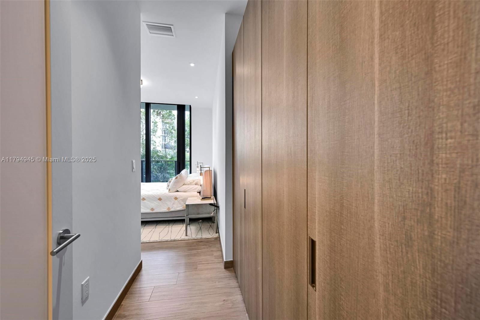 Real estate property located at 3581 Glencoe St #207, Miami-dade, Brickells Flagler, Miami, FL