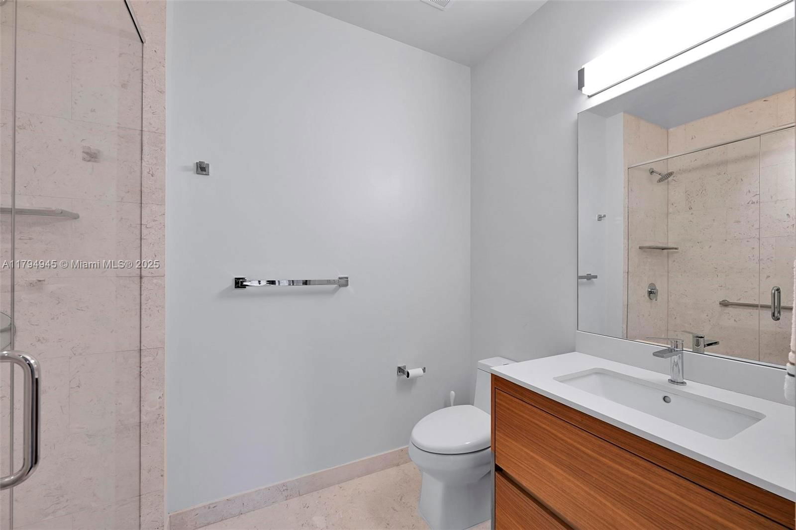 Real estate property located at 3581 Glencoe St #207, Miami-dade, Brickells Flagler, Miami, FL